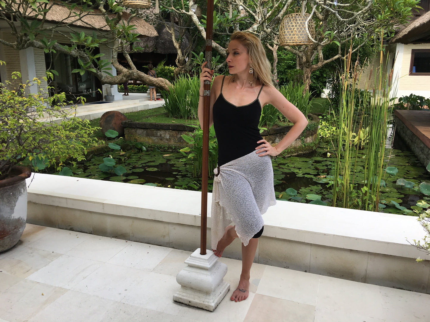 Knit Poncho Top - White-